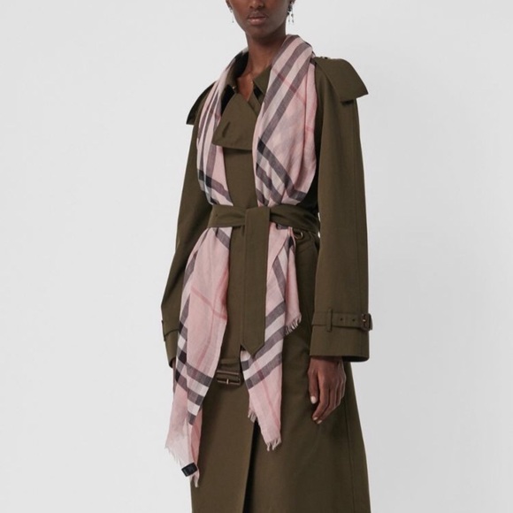 Burberry Giant Check Print Scarf - Picture 1 of 5